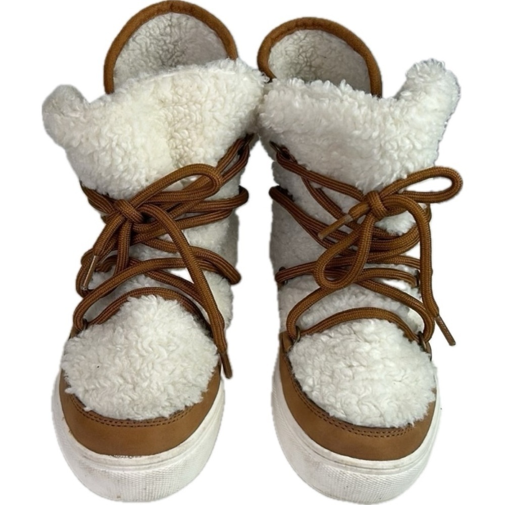 American Eagle Outfitters Faux Fur Lace Up Winter Boots